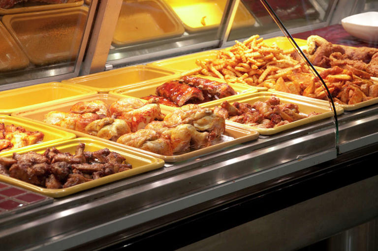 Hy-Vee extending $3 meals, free kids meals