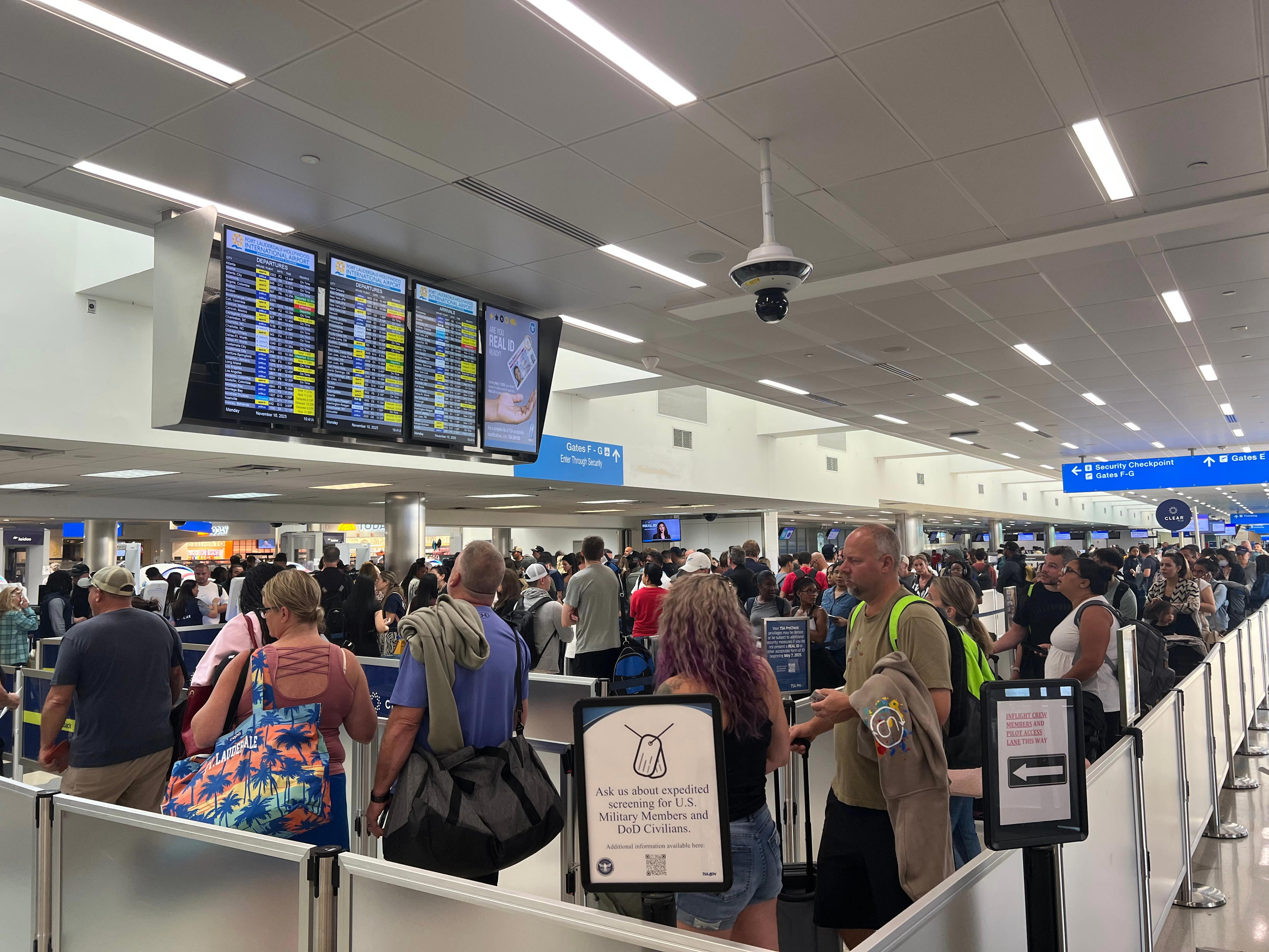 Flight delays on Nov. 10, South Florida airport travelers left guessing ...
