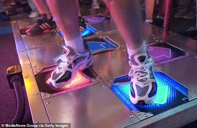 Man plays Dance Dance Revolution for six DAYS straight to break the ...