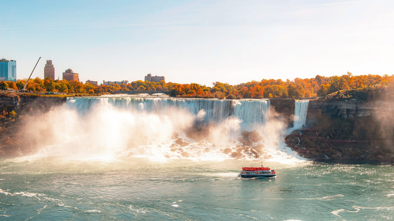 The Most Popular Fall Foliage Destination In America Is Not Even In New ...