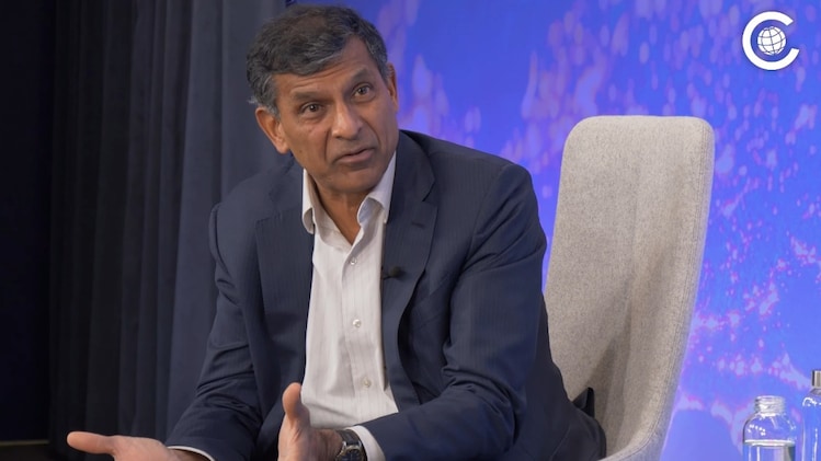 'India is suspicious of China': Raghuram Rajan says it's US that has ...
