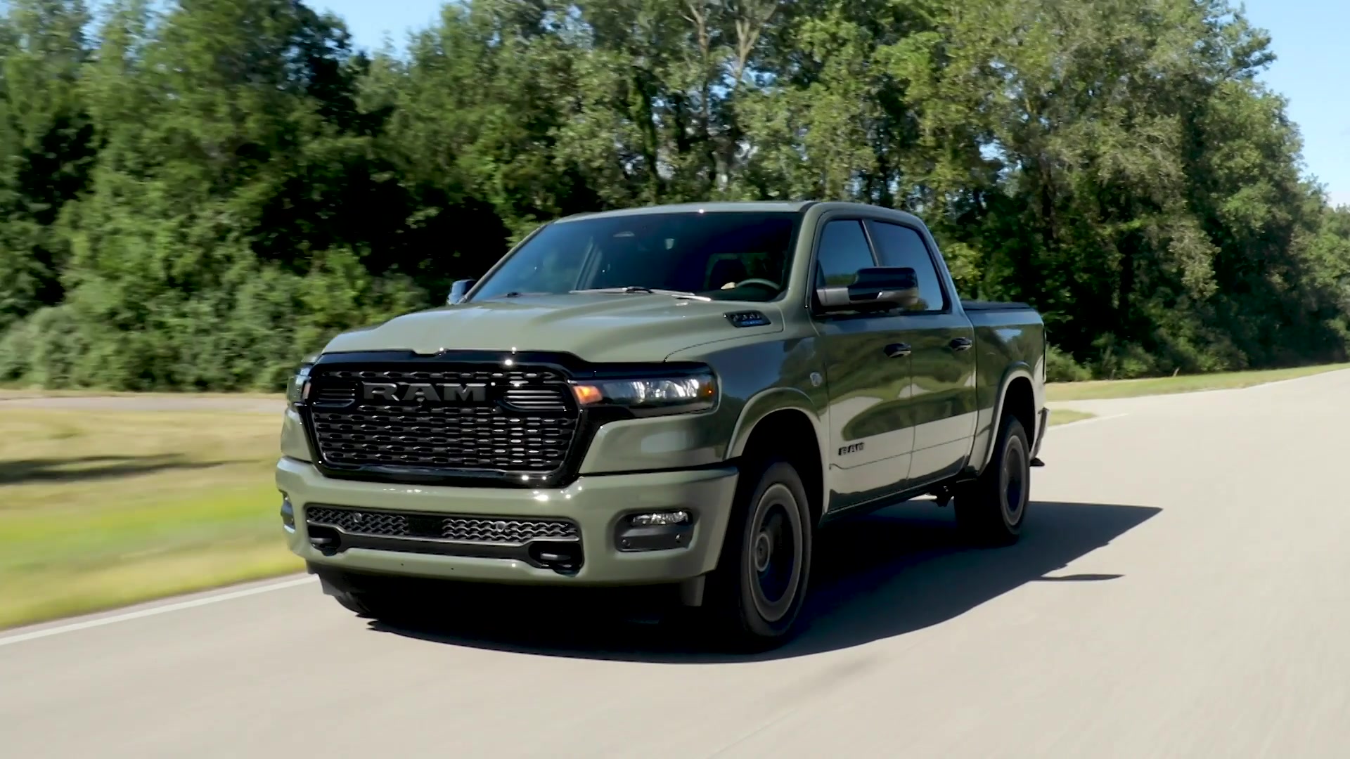 2026 Ram 1500 5.7-liter HEMI® V-8 eTorque Driving Video