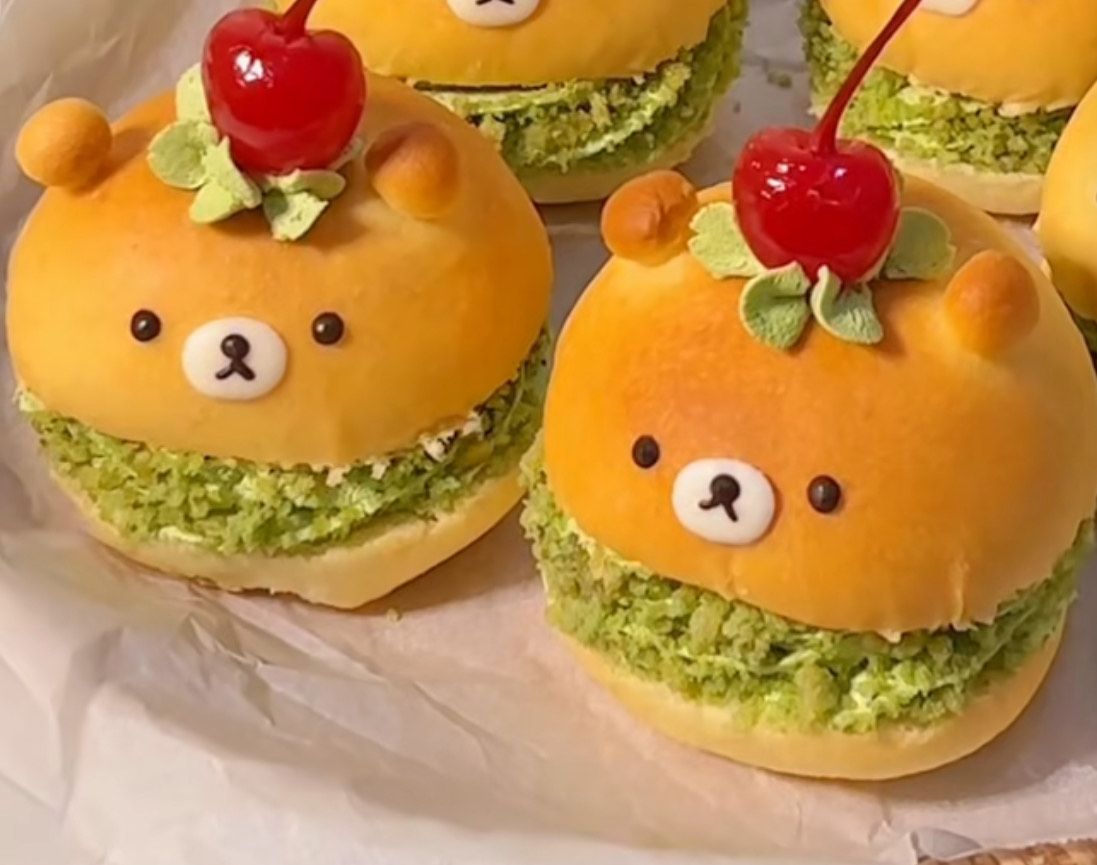 Roti Lembut Isi Krim Matcha yang Viral di Instagram