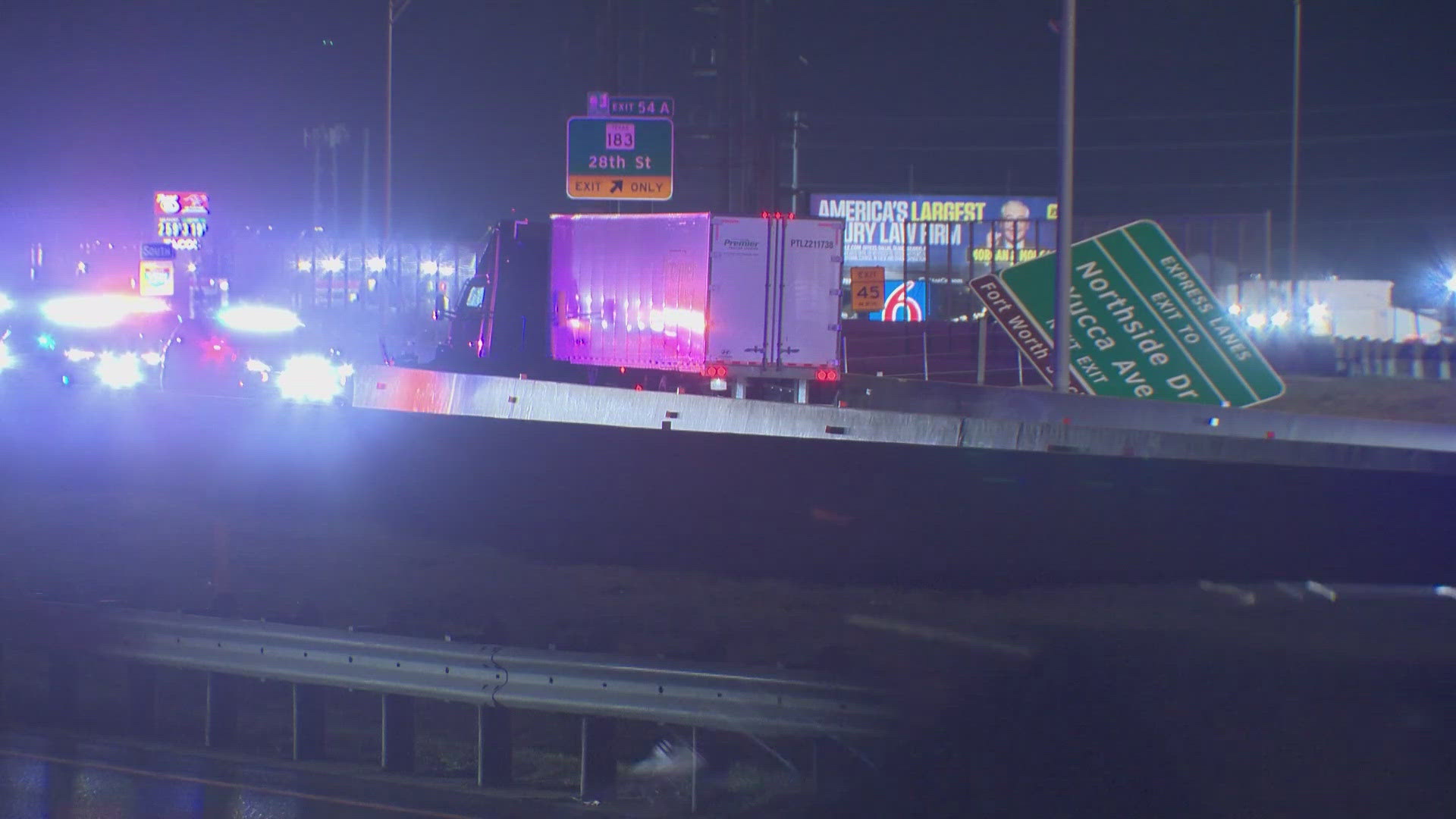 Wrong-way crash closes several lanes of I-35W in Fort Worth