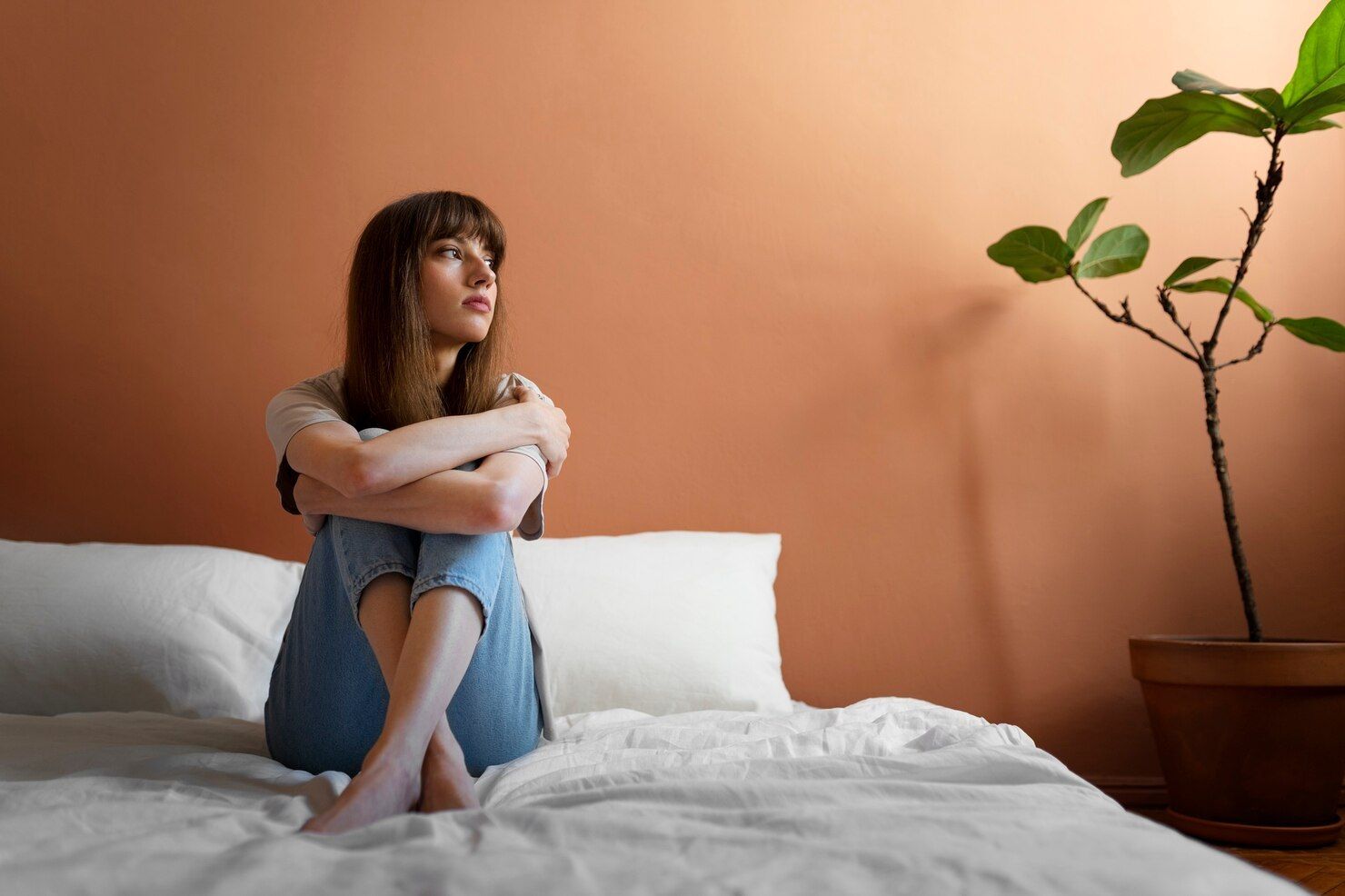 7 Kebiasaan Orang yang Tersenyum Tapi Hati Sedih