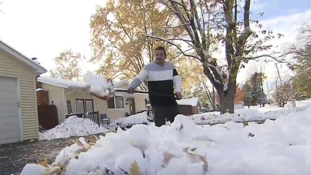 Parts of Midwest digging out after early winter snow storm