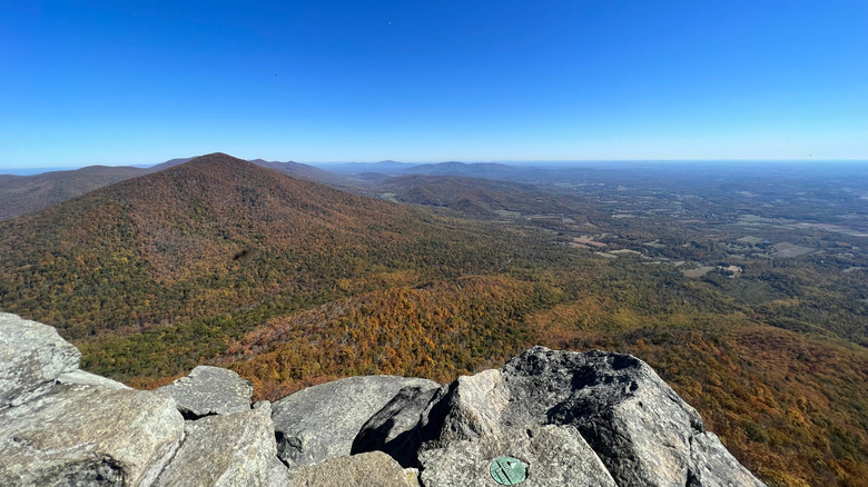 Virginia's Gateway To The Blue Ridge Mountains Is A Peaceful Valley ...