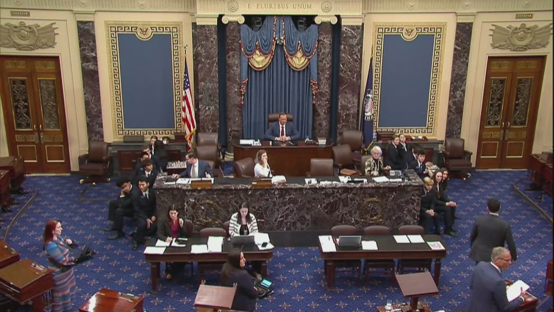 Senate passes short-term budget deal, government set to reopen