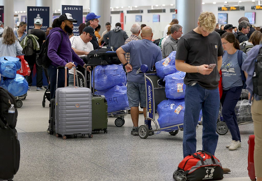 ¿Afectarán los recortes de vuelos a mis viajes de Acción de Gracias?