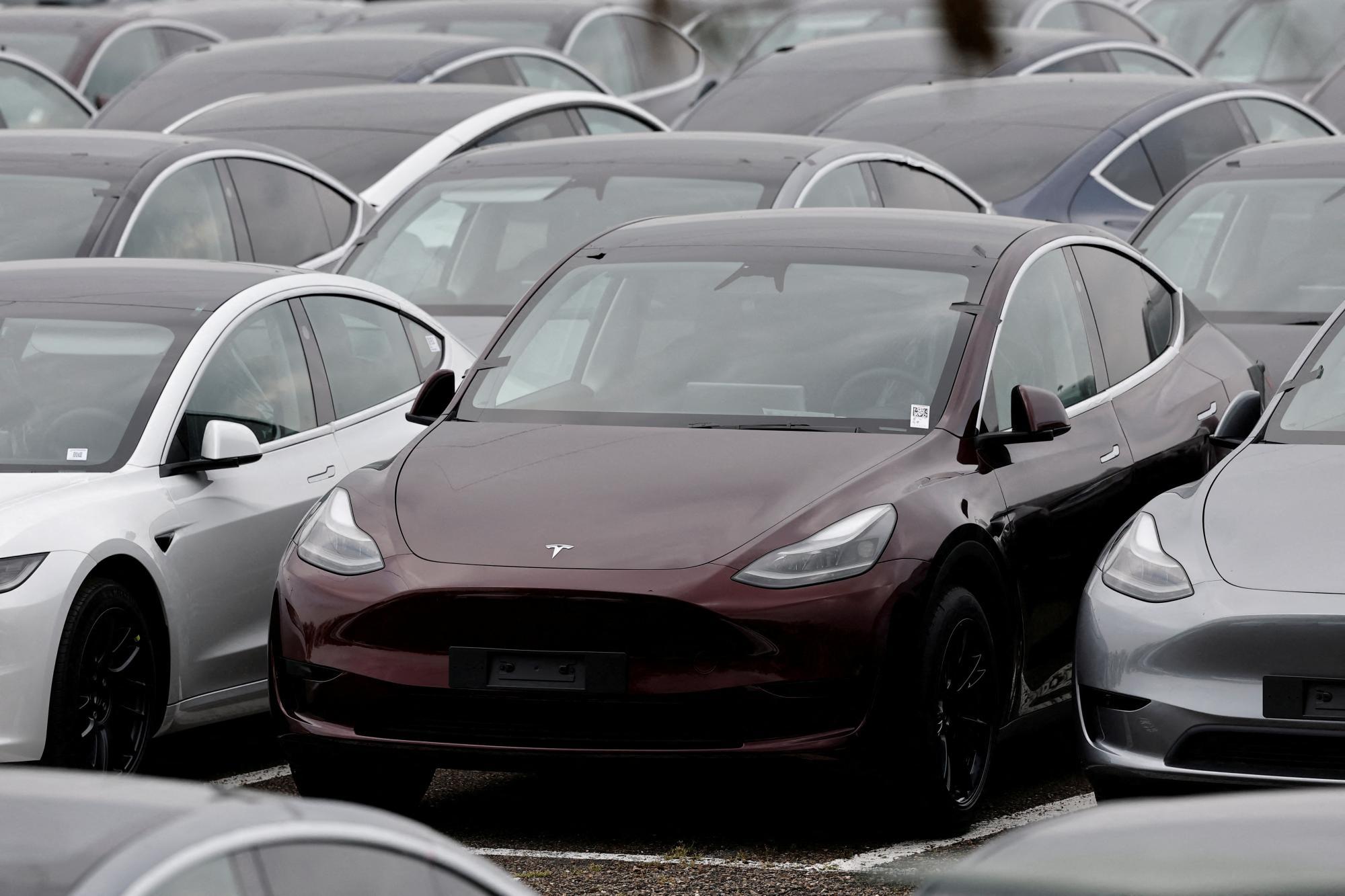 Hochrangige Tesla-Manager verlassen gleichzeitig das Unternehmen