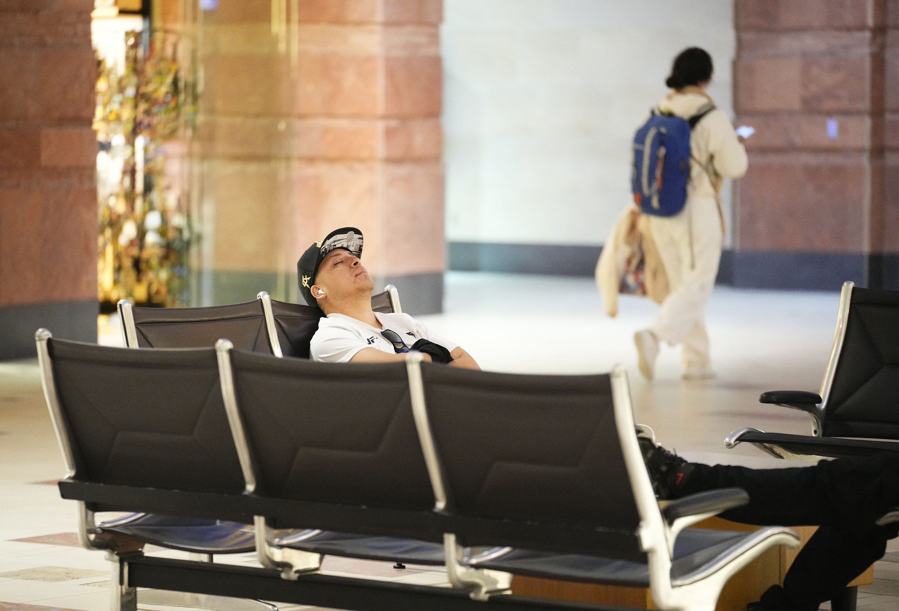 Phoenix Sky Harbor flight delays continue after shutdown ends. What to know