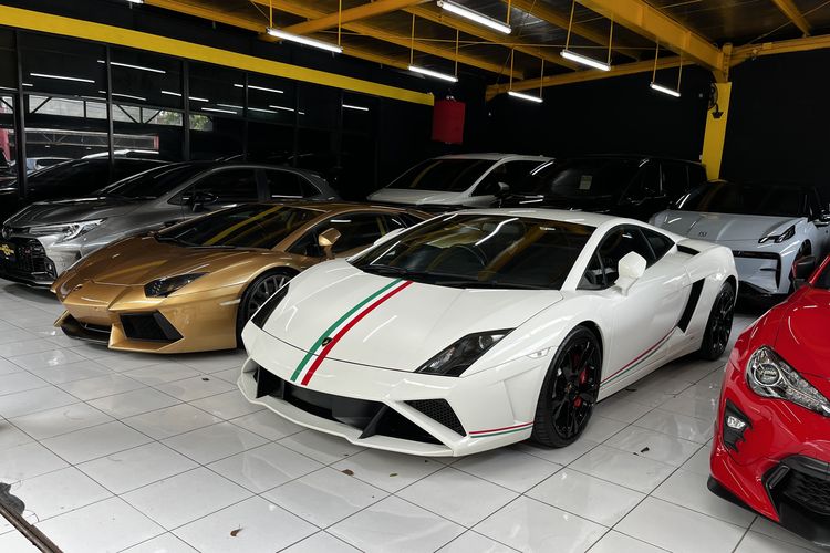 Lamborghini Aventador dan Gallardo Bekas di Bursa Mobil Bintaro