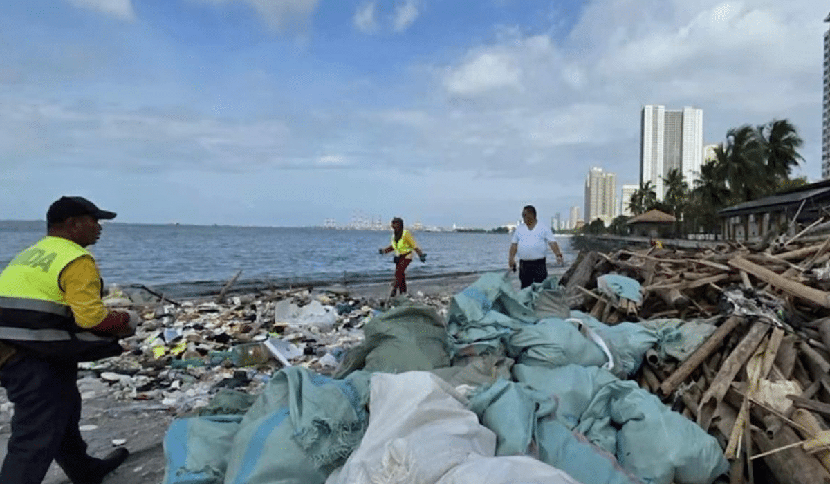MMDA to public after Uwan: Avoid throwing trash into waterways