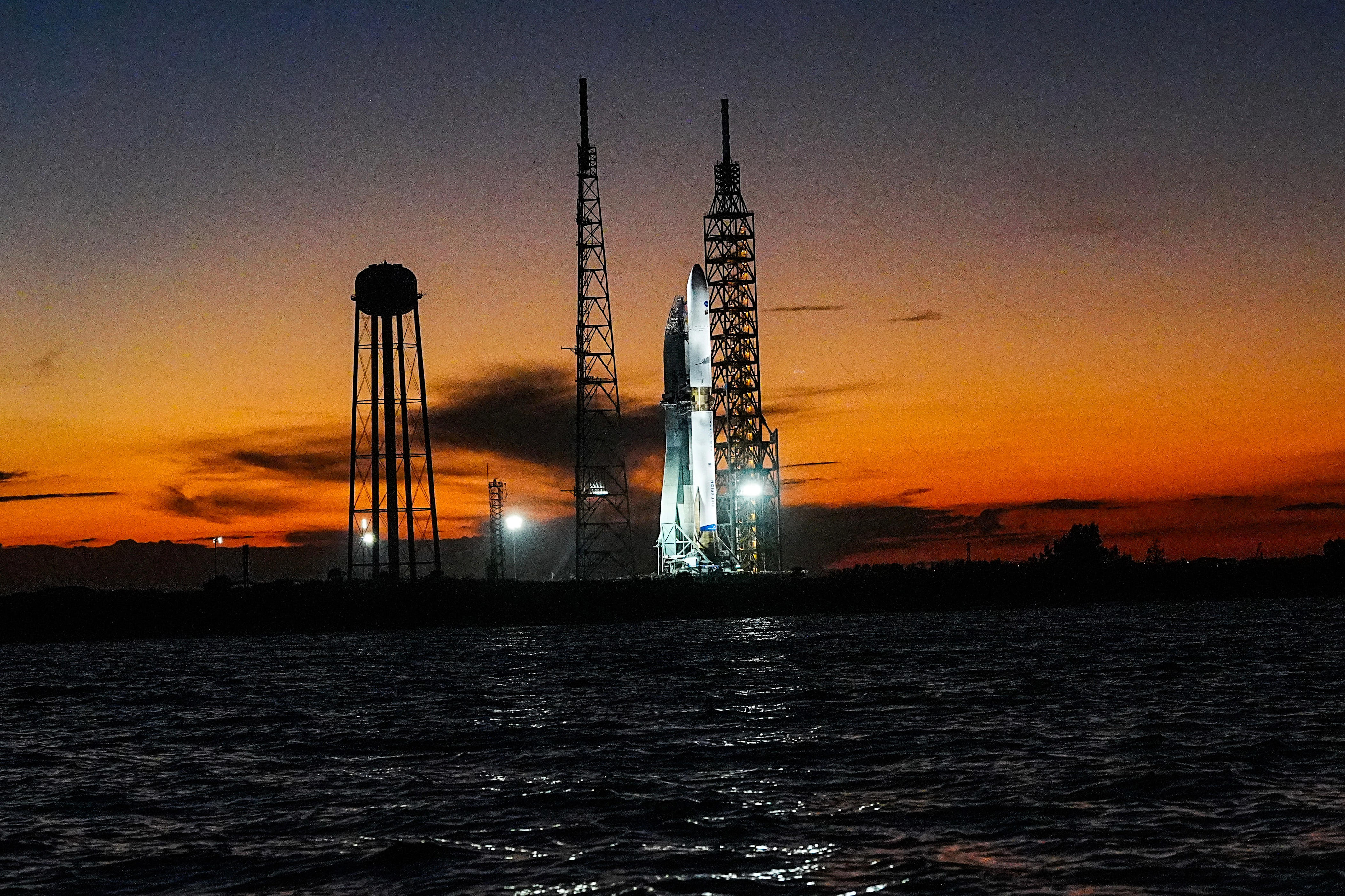 Jeff Bezos' New Glenn rocket to attempt 2nd launch after scrub ...