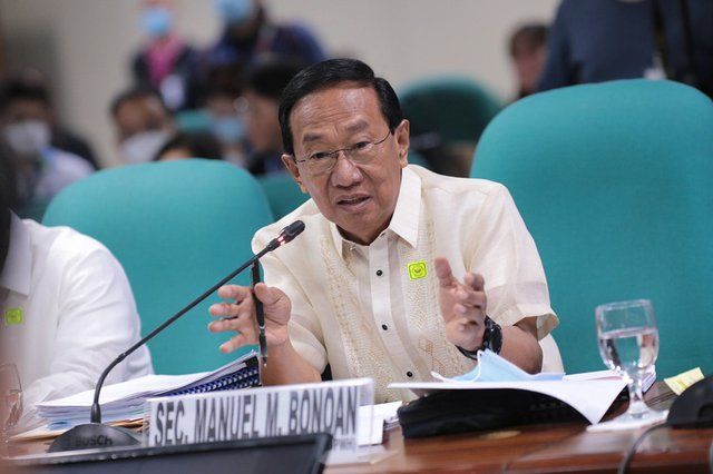DOJ confirms ex-DPWH chief Bonoan's departure for US