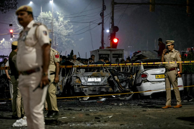 La policía india investiga la explosión de un coche en Delhi como un posible acto de terrorismo