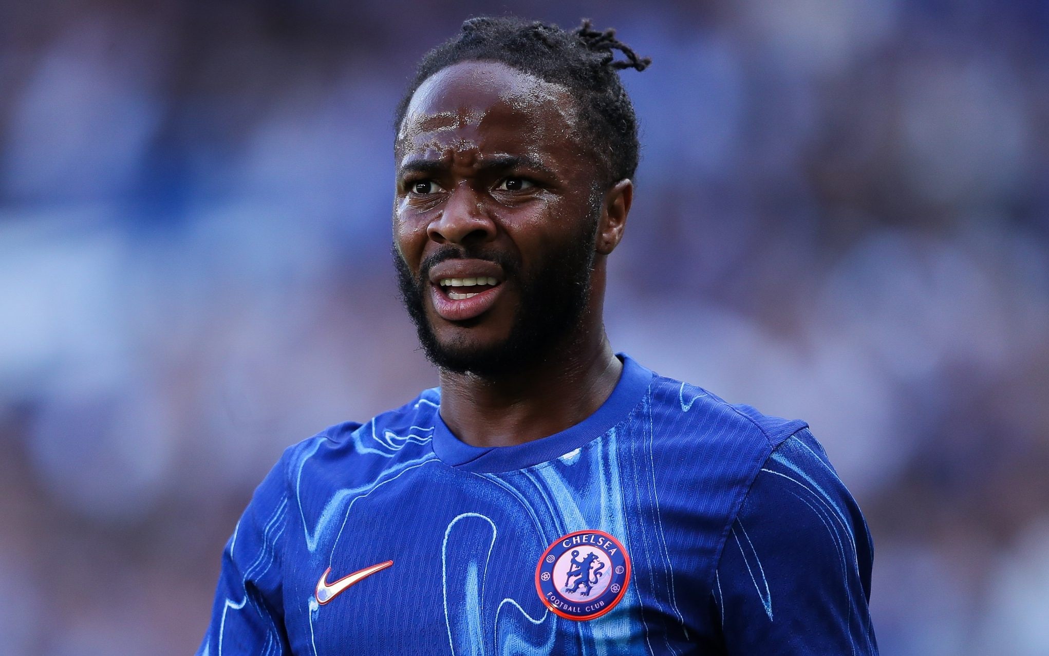 Raheem Sterling fue víctima de un segundo robo con allanamiento por parte de hombres enmascarados.