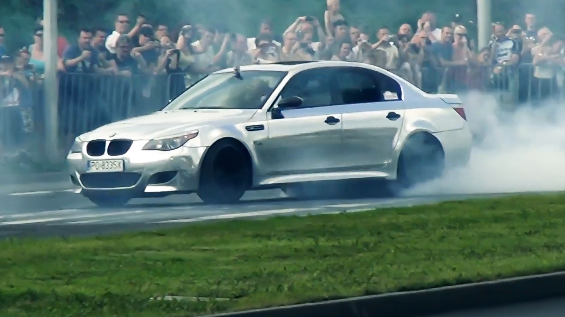 supercar-burnout-compilation-smoke-and-revs