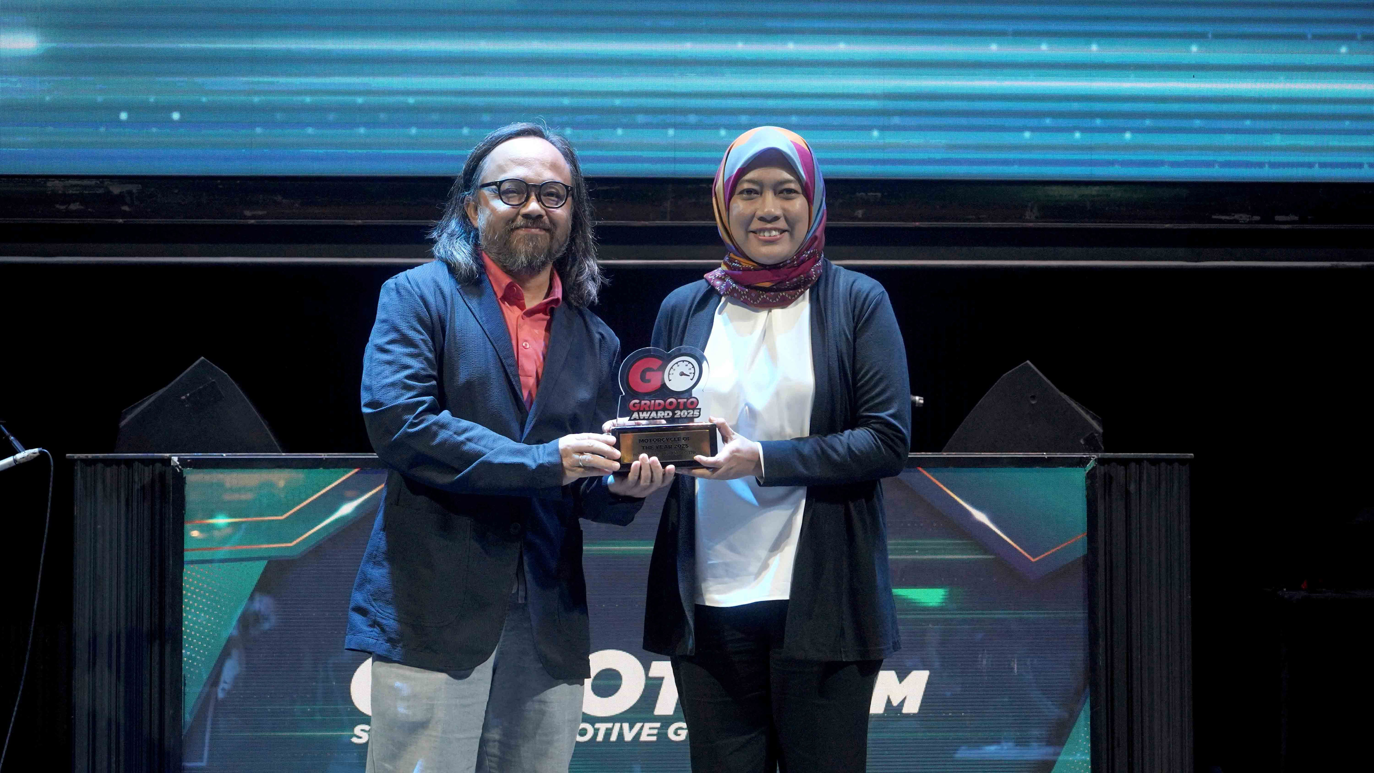 Honda ADV160 RoadSync Raih Penghargaan Paling Berprestise di GridOto Award 2025