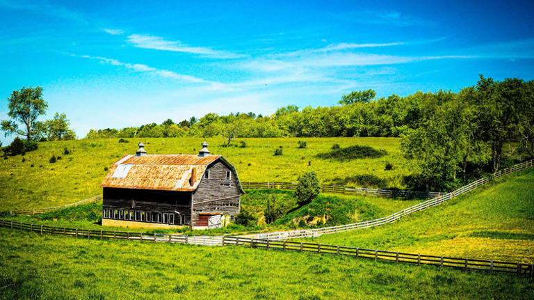 Hidden In Virginia's Blue Ridge Mountain Foothills Is A Stunning Hamlet ...