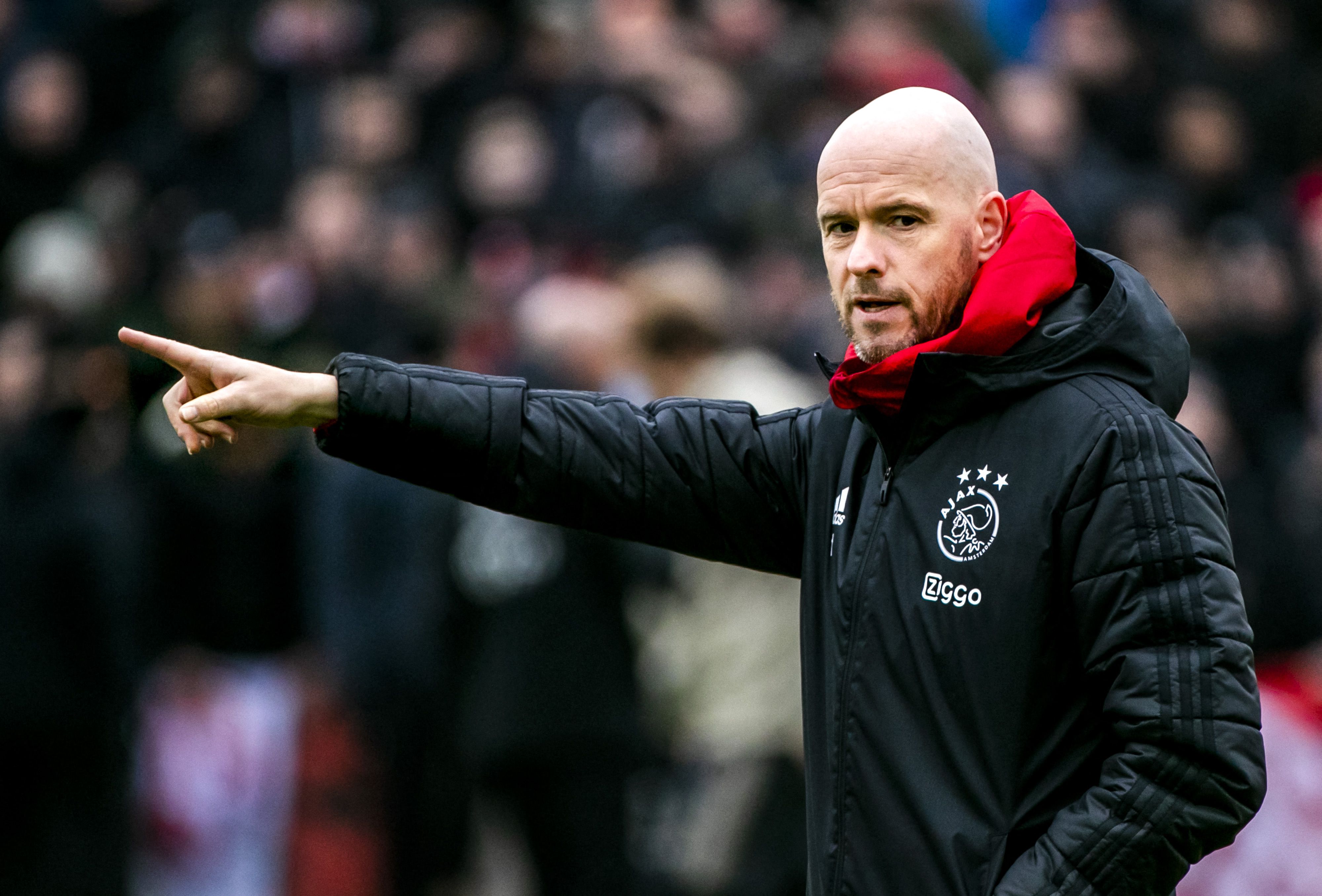Ten Hag rechaza una oferta de trabajo en la Liga de Campeones tras su destitución del Leverkusen.
