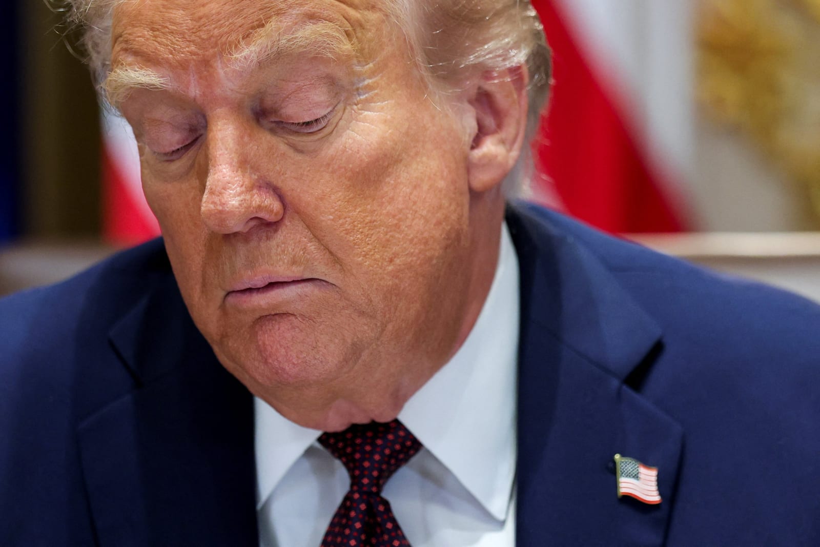 Trump's 'sneer of disgust' at public event shows he's 'struggling': expert