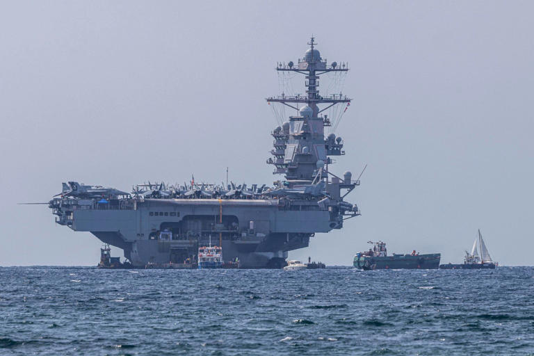 El buque de guerra más grande del mundo, el USS Gerald R. Ford, se incorporó al despliegue militar estadounidense en el Caribe.