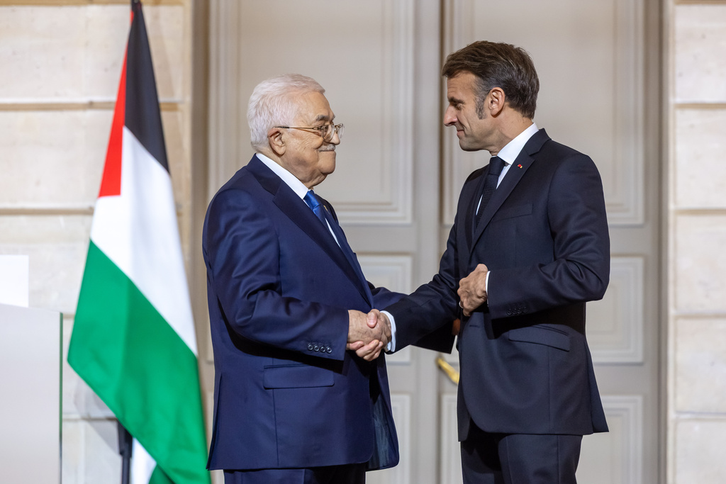 Macron: Annektering en röd linje