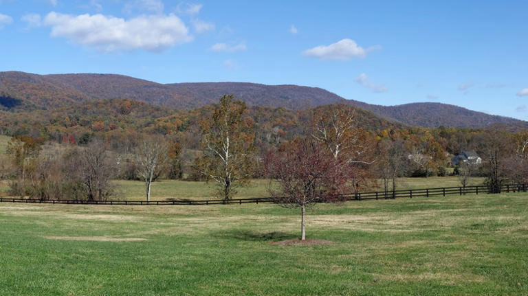 Hidden In Virginia's Blue Ridge Mountain Foothills Is A Stunning Hamlet ...