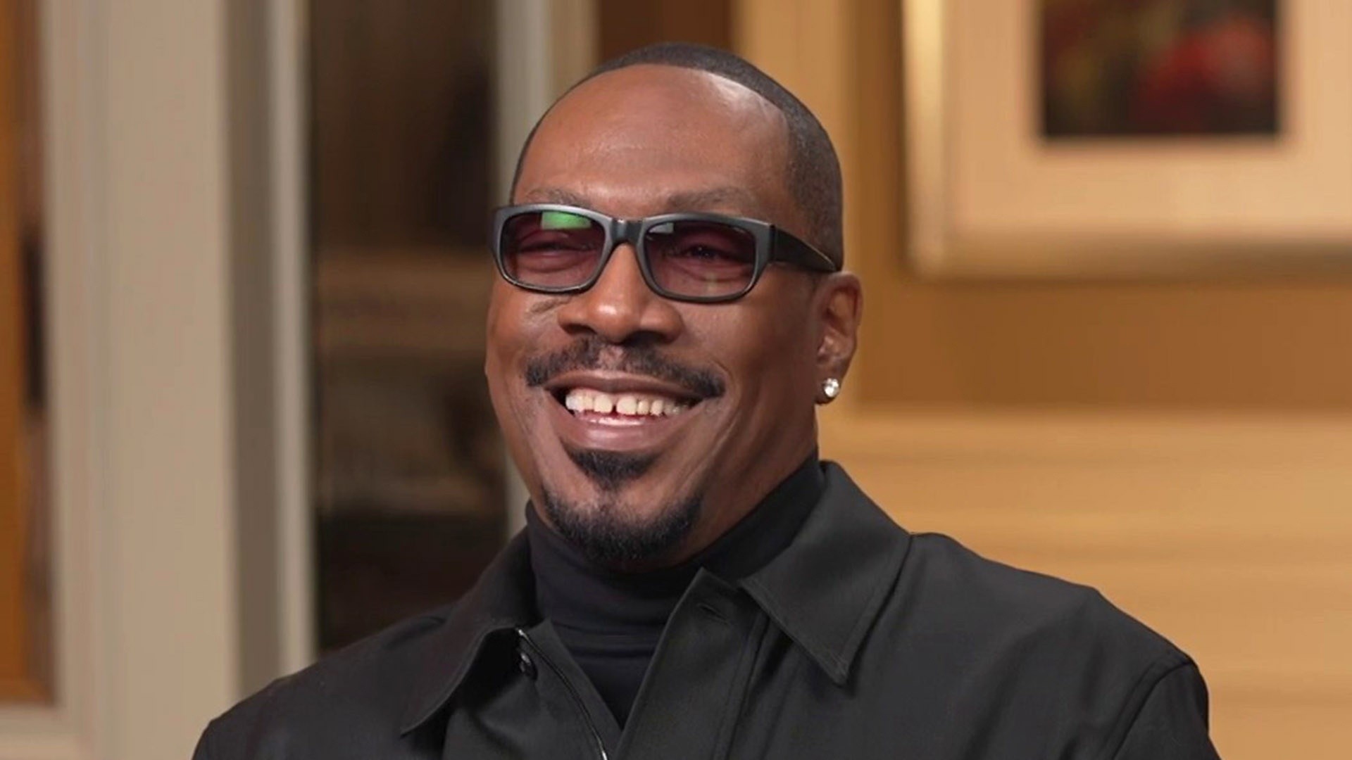 what is eddie murphy doing - Ilustrasi 2