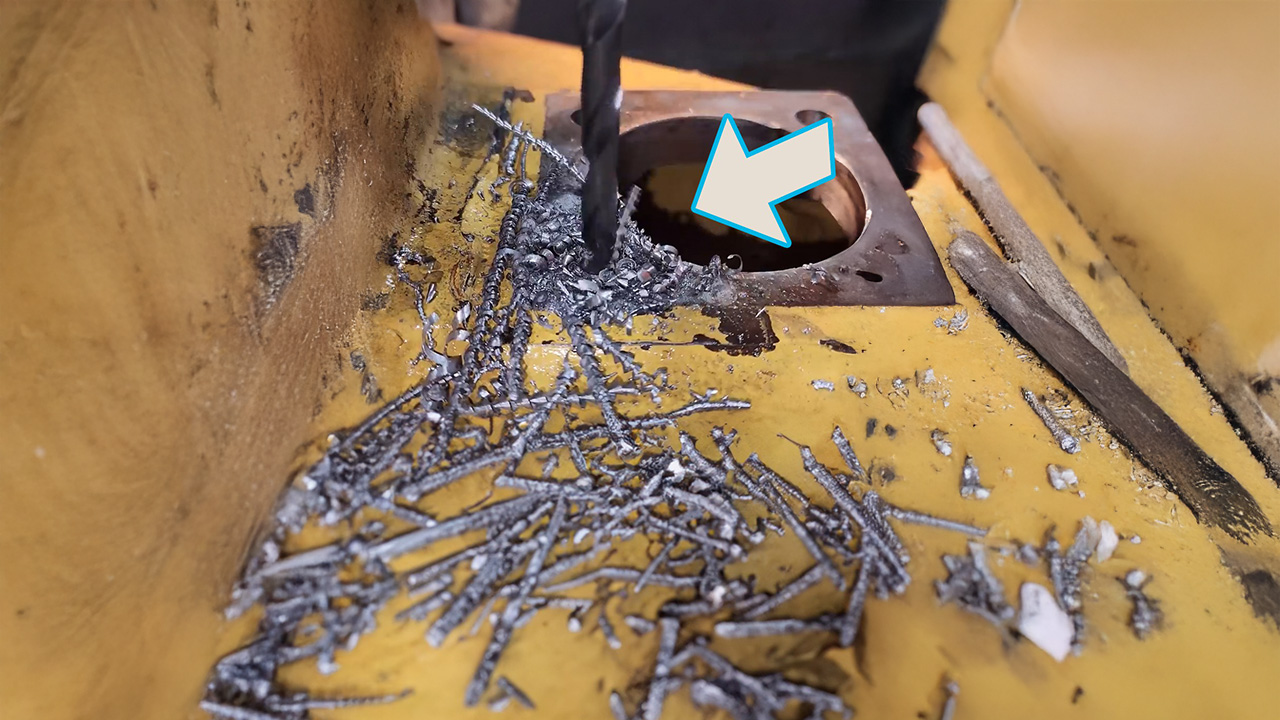 Repairing a CAT D9T Bolt Thread