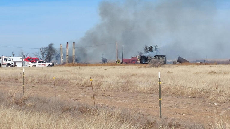Officials: No injuries after structure fire in Wayside