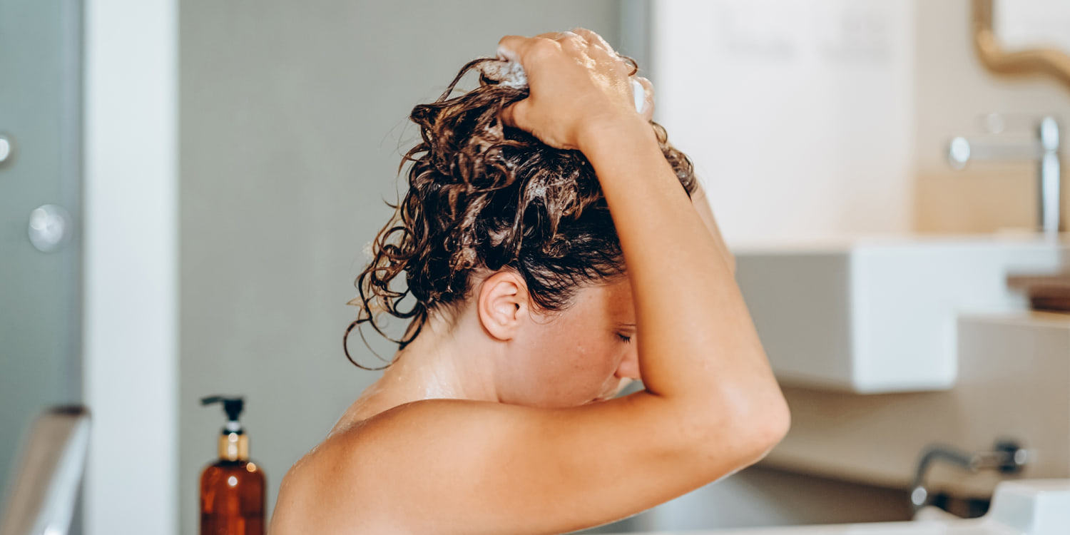 Time for a Detox: Here's the Shampoo Stylists Recommend for a Squeaky Clean Scalp