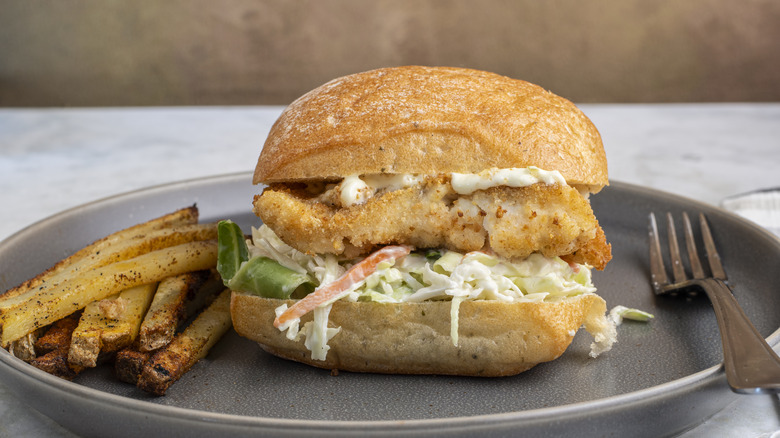 Forget Slaw – Add This Tangy Topping To Fish Sandwiches For An Instant ...