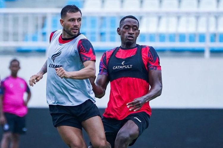 Arema FC Jaga Kondisi Hadapi Derbi Jawa Timur dengan Persebaya!