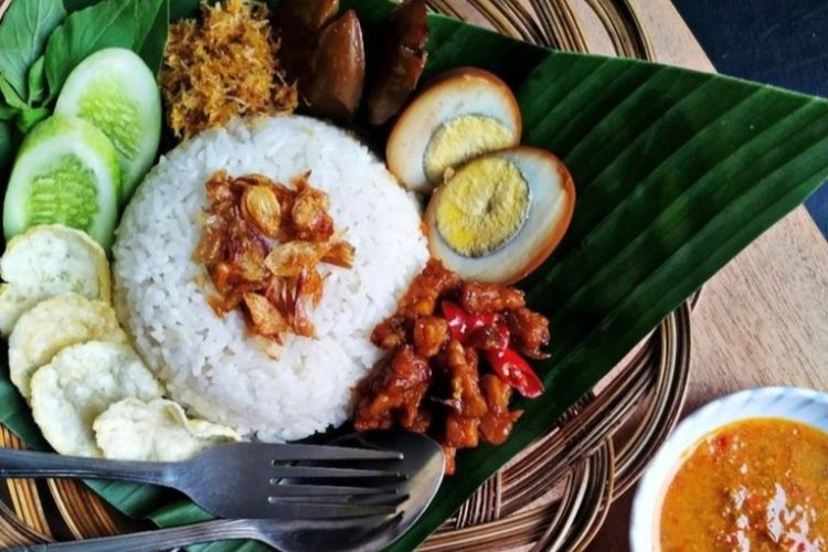 Nasi Uduk Lezat Tidak Harus di Jakarta! 3 Variasi Terbaik di Surabaya yang Menggugah Selera