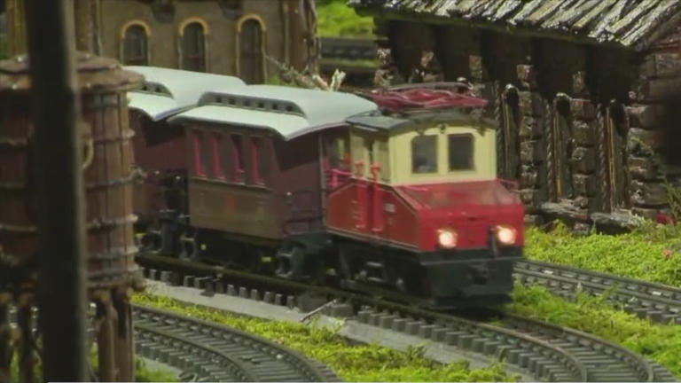 First look at the NYBG Holiday Train Show for winter season