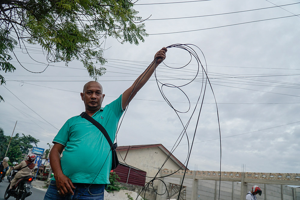 Bahaya Kabel Berantakan di Pekanbaru: Siswi SMA Terluka Saat Pulang Sekolah