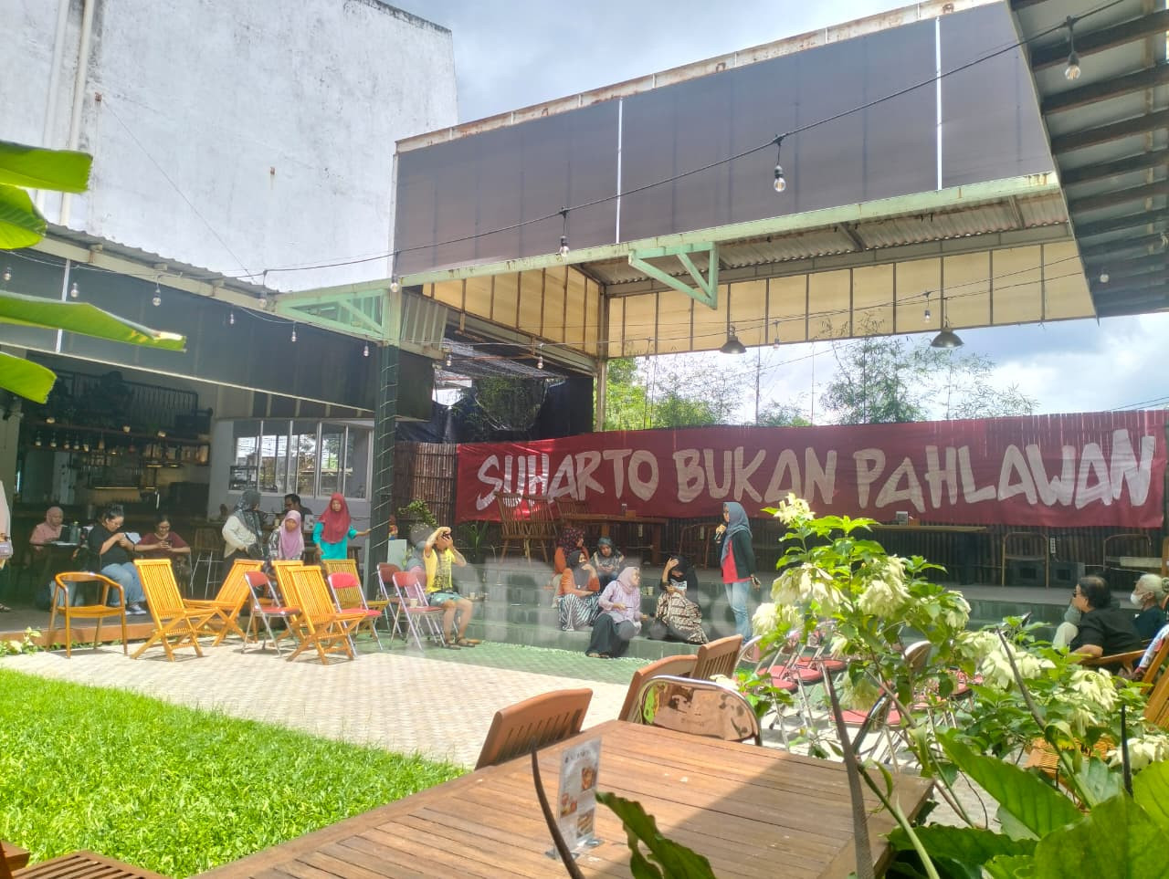 Aktivis Gelar Pemungutan Suara Tolak Soeharto Jadi Pahlawan Nasional