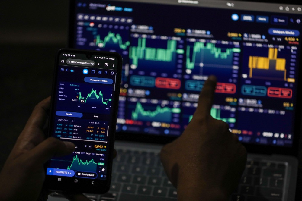 Saham JPFA, AMRT, dan ANTM Melonjak, Indeks Bisnis-27 Naik Perdana