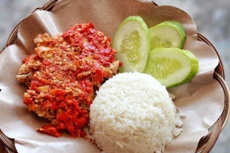 Jelajahi 3 Tempat Ayam Geprek dengan Sambal Terlezat di Surabaya!
