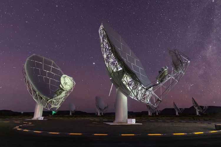 MeerKAT Deteksi Sinyal Radio Komet 3I/ATLAS, Bukan Bukti Alien