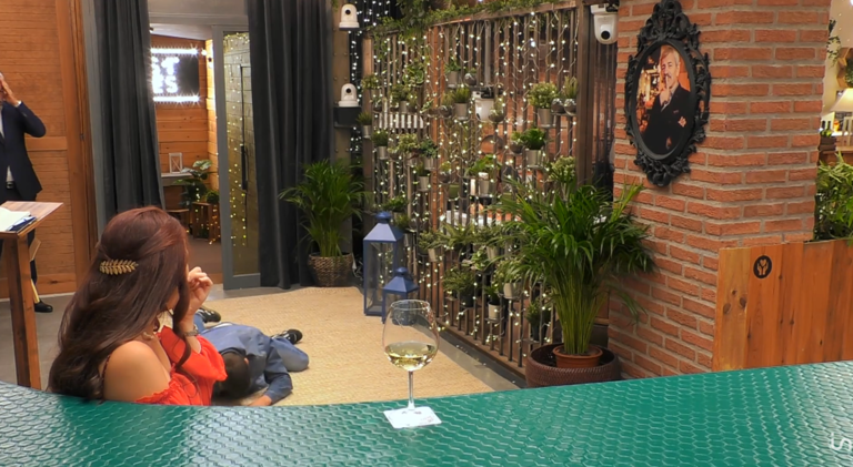 La aparatosa caída de un soltero pone el alerta al equipo de 'First Dates'  y a su cita: ''Me he quedado en shock''