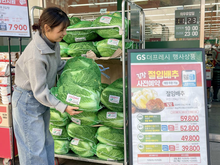 배추 1포기 '990원'…대형마트·SSM, '김장 大戰'
