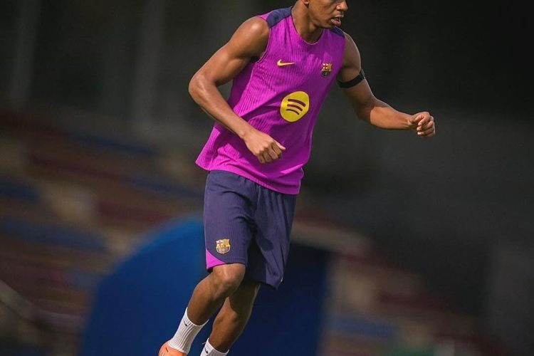 Barcelona Rahasiakan Perawatan Medis Lamine Yamal, Luis de la Fuente Terkejut