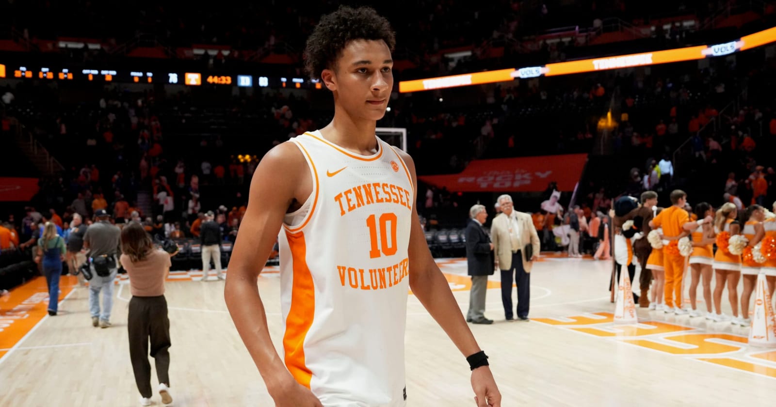 Nate Ament, Bishop Boswell limited in Tuesday's Tennessee Basketball practice