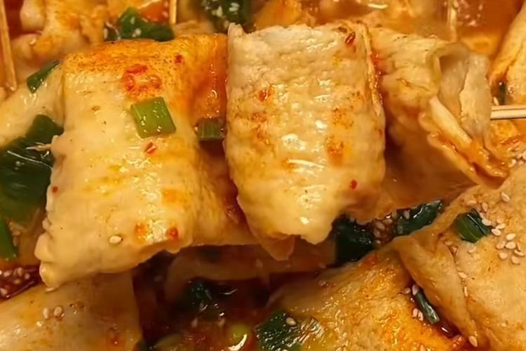 Odeng Pedas, Hidangan Hangat yang Segarkan Badan di Musim Hujan