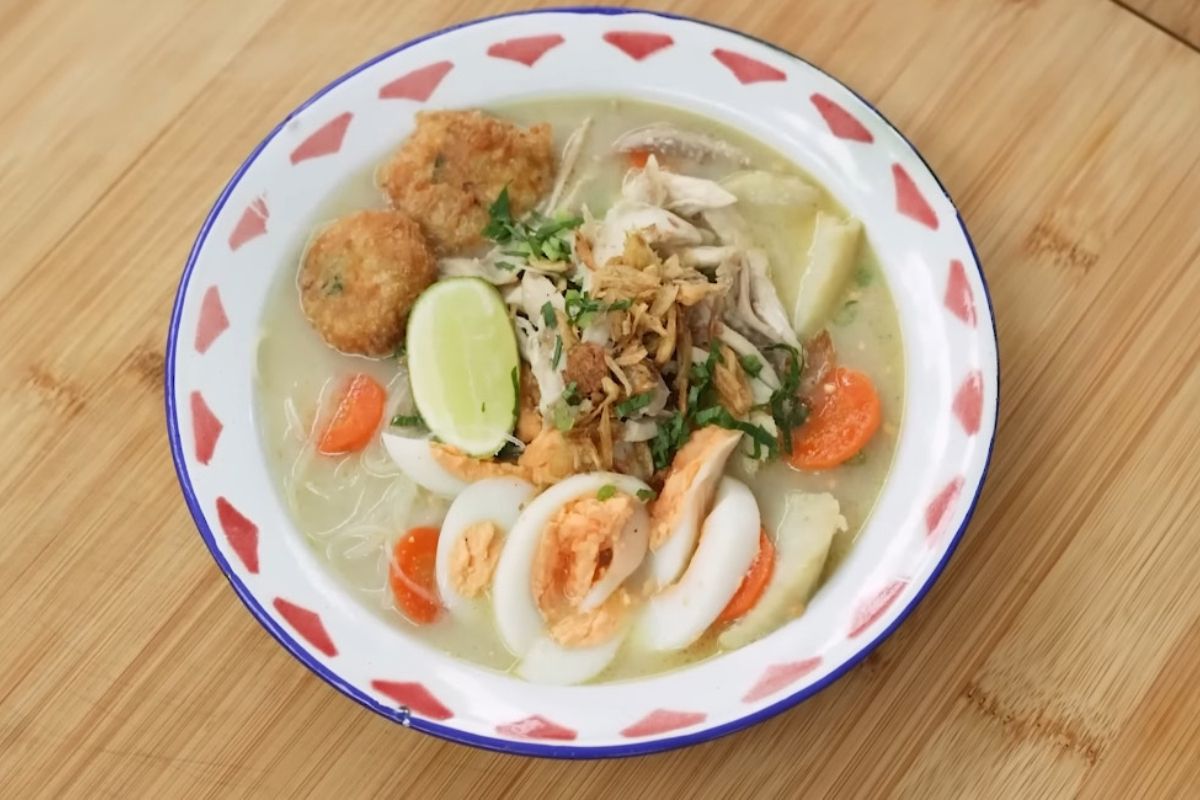 Sajikan Soto Banjar Khas Kalimantan Selatan di Rumah dengan Resep Chef Devina Hermawan!