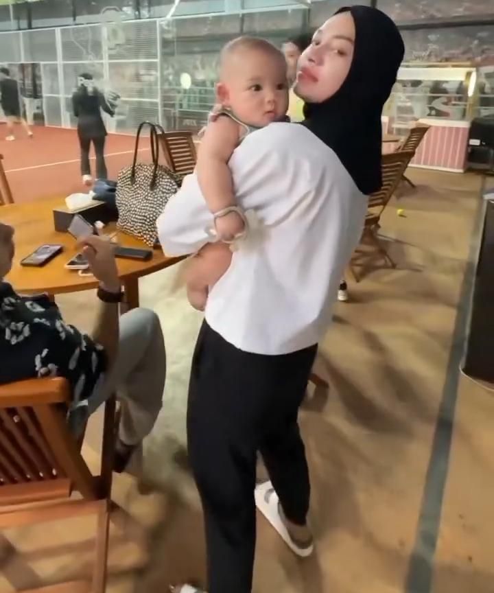 5 Foto Mesra Arash dan Aaliyah Massaid dengan Aurel Hermansyah