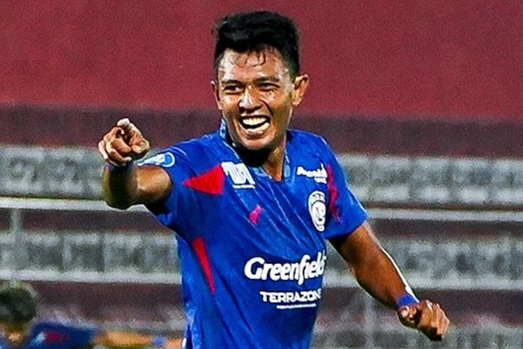 5 Bintang Terbaik Arema FC! Dedik Setiawan Pecahkan Rekor Cristian Gonzales